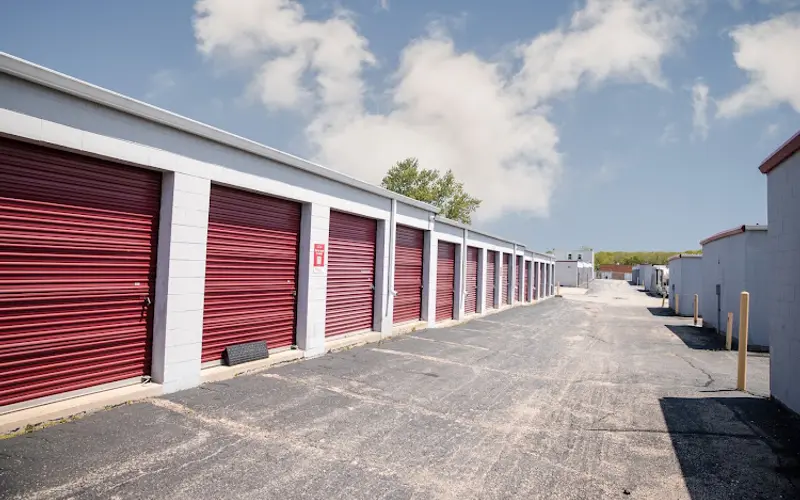 10 Federal Storage at 2710 N Farnsworth Ave, Aurora, IL