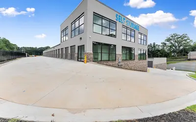 Lanier Luxe Self Storage at 4152 Browns Bridge Rd, Gainesville, GA