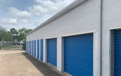Pear Self Storage at 3512 1/2, E Broadway St, Pearland, TX