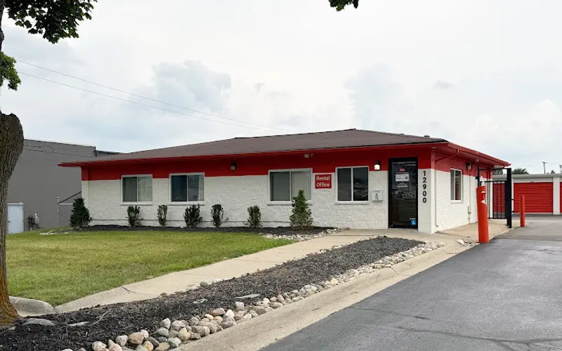 Public Storage at 12900 Newburgh Rd, Livonia, MI