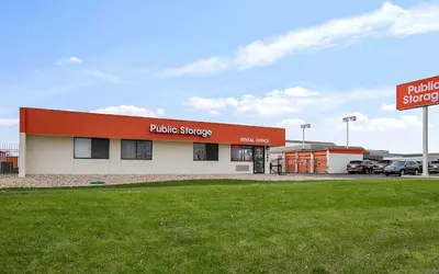 Public Storage at 1385 E Dundee Rd, Palatine, IL