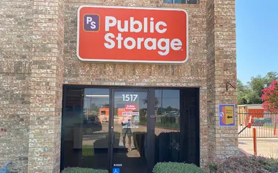 Public Storage at 1517 Round Rock Ave, Round Rock, TX