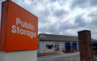 Public Storage at 2025 N Hicks Rd, Palatine, IL