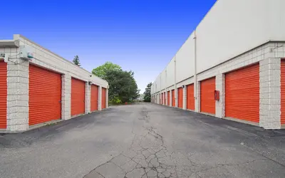 Public Storage at 20950 Greenfield Rd, Oak Park, MI