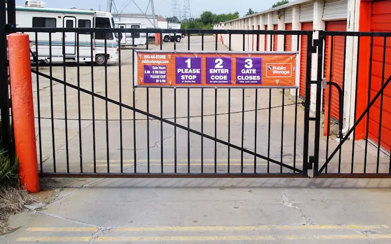 Public Storage at 24455 Schoenherr Rd, Warren, MI