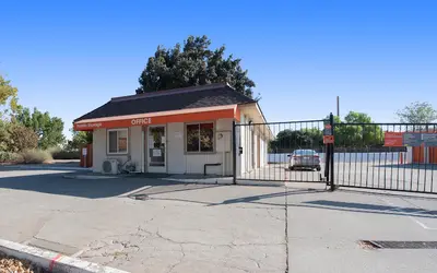 Public Storage at 2500 Santa Rita Rd, Pleasanton, CA