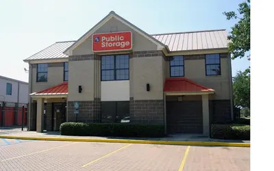 Public Storage at 2900 Woodland Park Dr, Houston, TX
