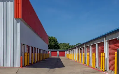 Public Storage at 425 E Pioneer Pkwy, Grand Prairie, TX