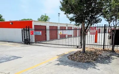 Public Storage at 7106 Bandera Rd, San Antonio, TX