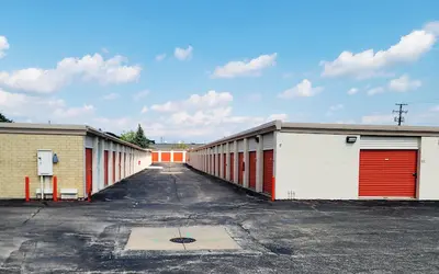 Public Storage at 777 W Wise Rd, Schaumburg, IL