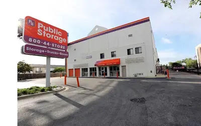 Public Storage at 8790 W Golf Rd, Des Plaines, IL