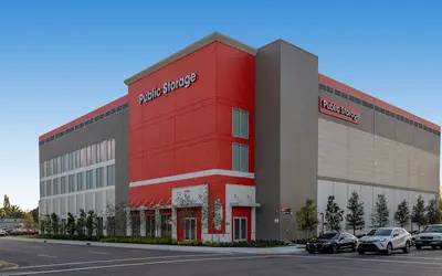 Public Storage at 910 S Dixie Hwy, Hollywood, FL